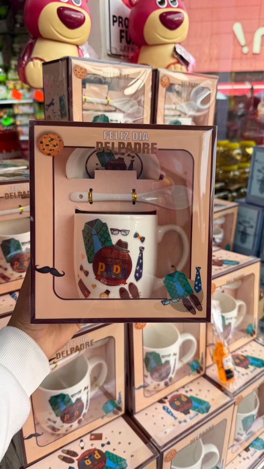 Taza con cuchara y plato