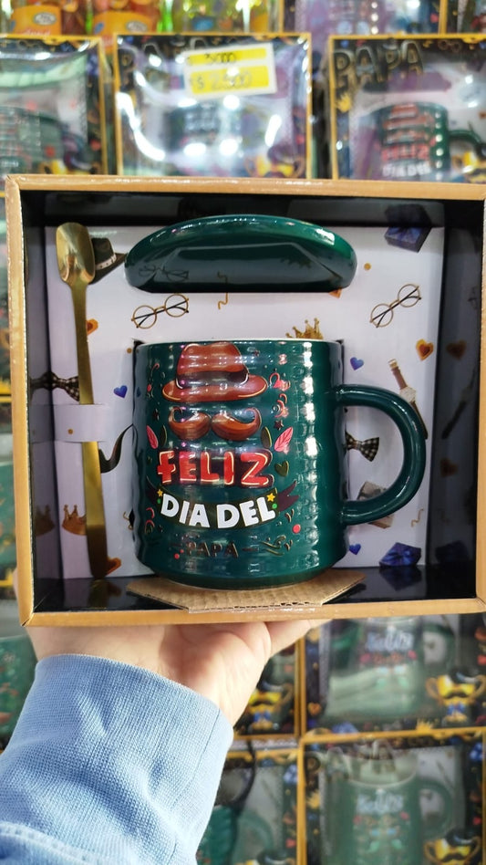 Taza con tapa y cuchara